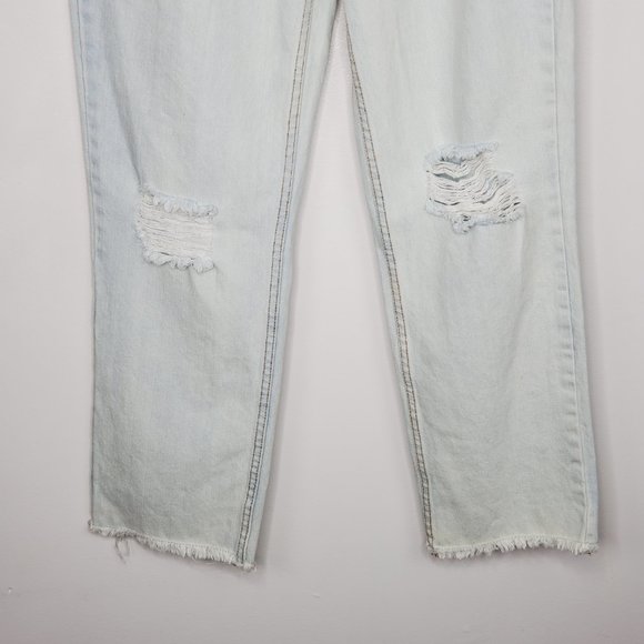 Vanilla Star Light Wash Boyfriend Super High Rise Distressed Jeans NWT W27/5 - Picture 4 of 13